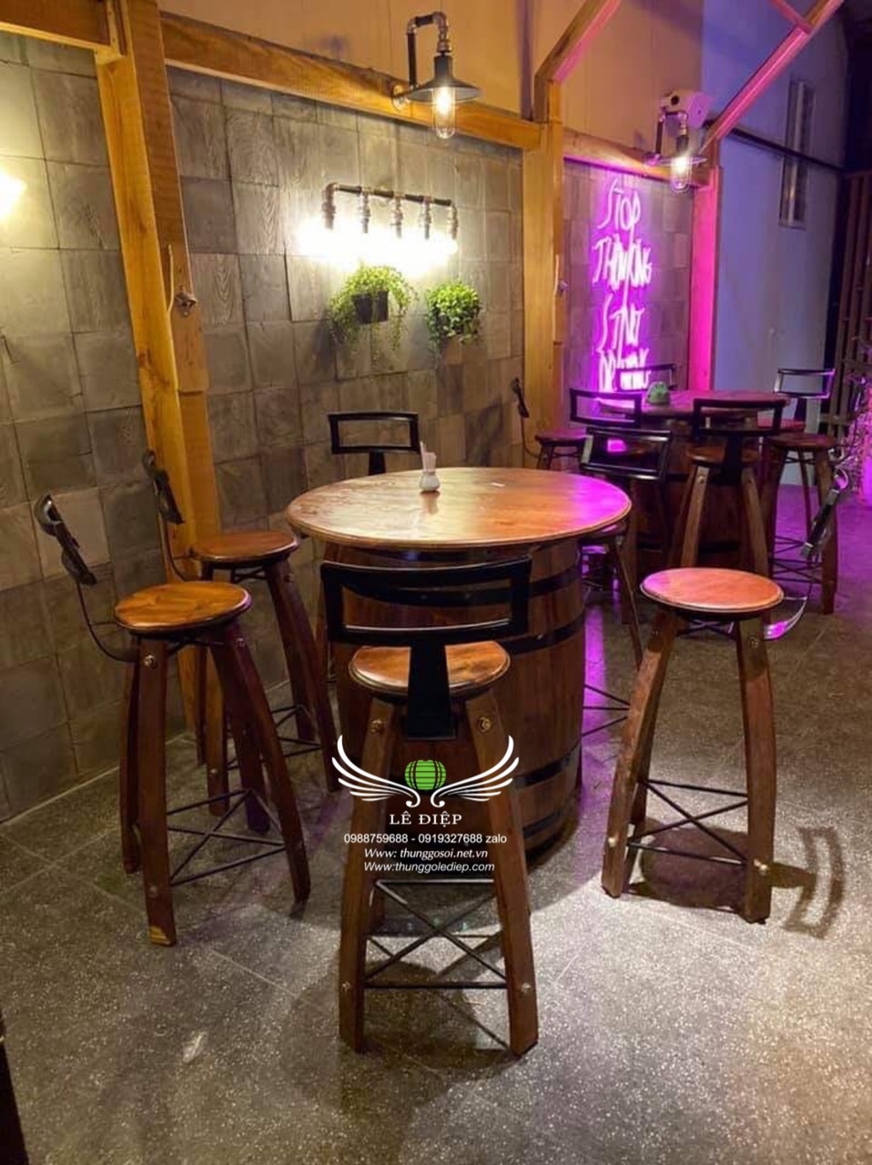 bàn thùng gỗ quán bar